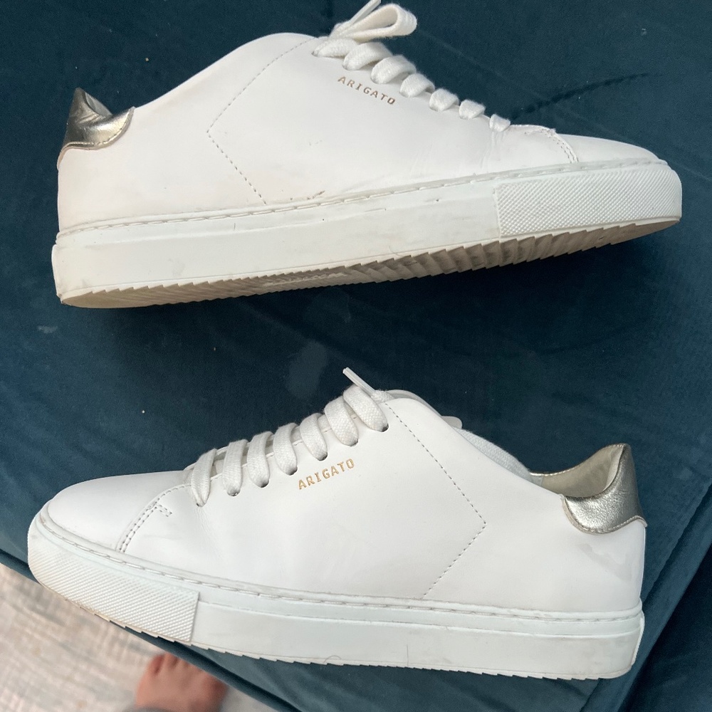 Axel arigato white and gold 90s sneaker